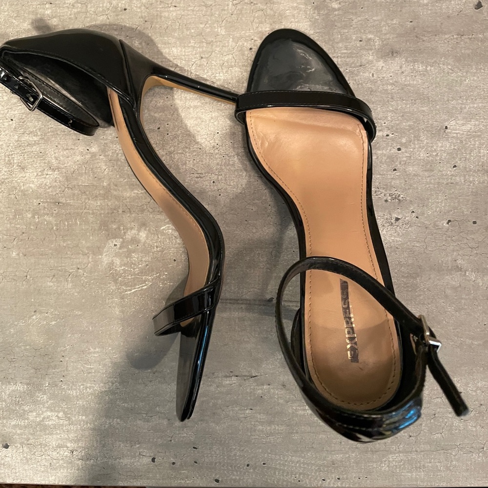 Express black shiny heels